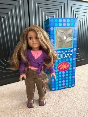 AMERICAN GIRL 18" Girl of the Year 05 MARISOL LUNA With Box